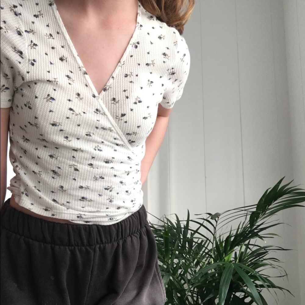 Brandy Melville Wrap top